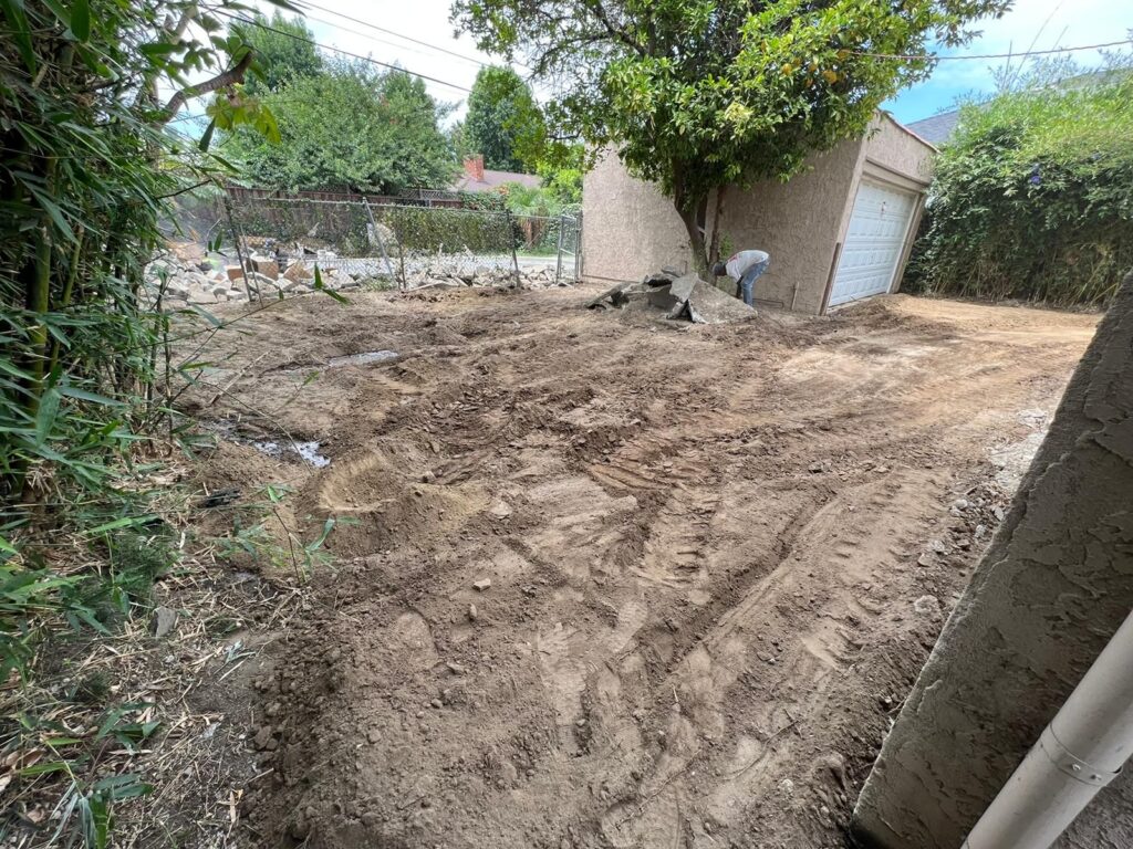 Sunnyslope Sherman Oaks before - backyard before landscaping