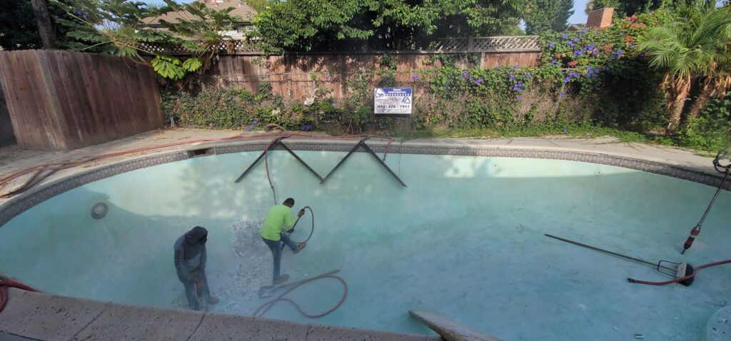 Sunnyslope Sherman Oaks before - original pool before renovation